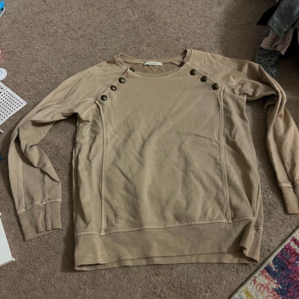 Rag doll tan blouse with buttons xs